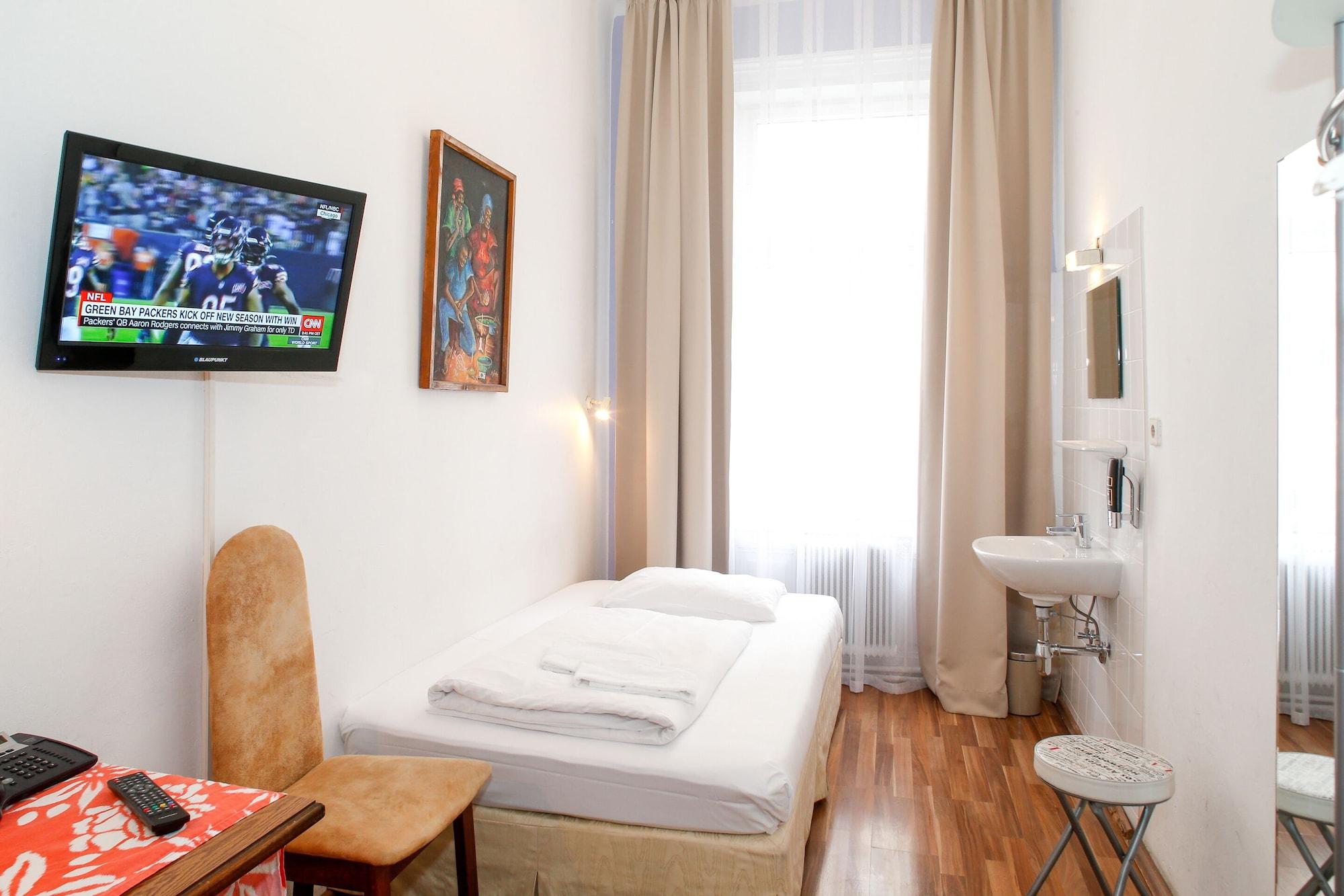 Timeout Hotel, 5 Min To Center, Self Check In 2* Wien