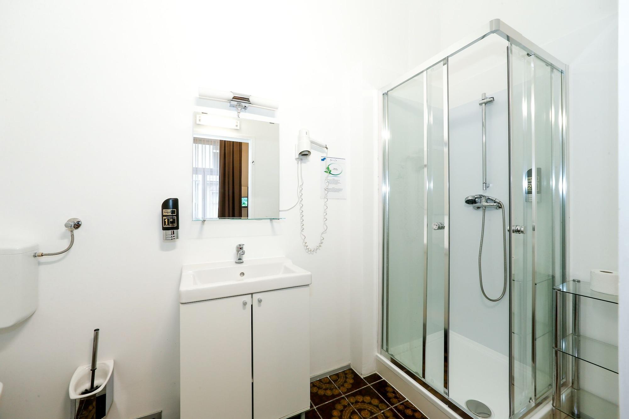 Timeout Hotel, 5 Min To Center, Self Check In 2* Wien