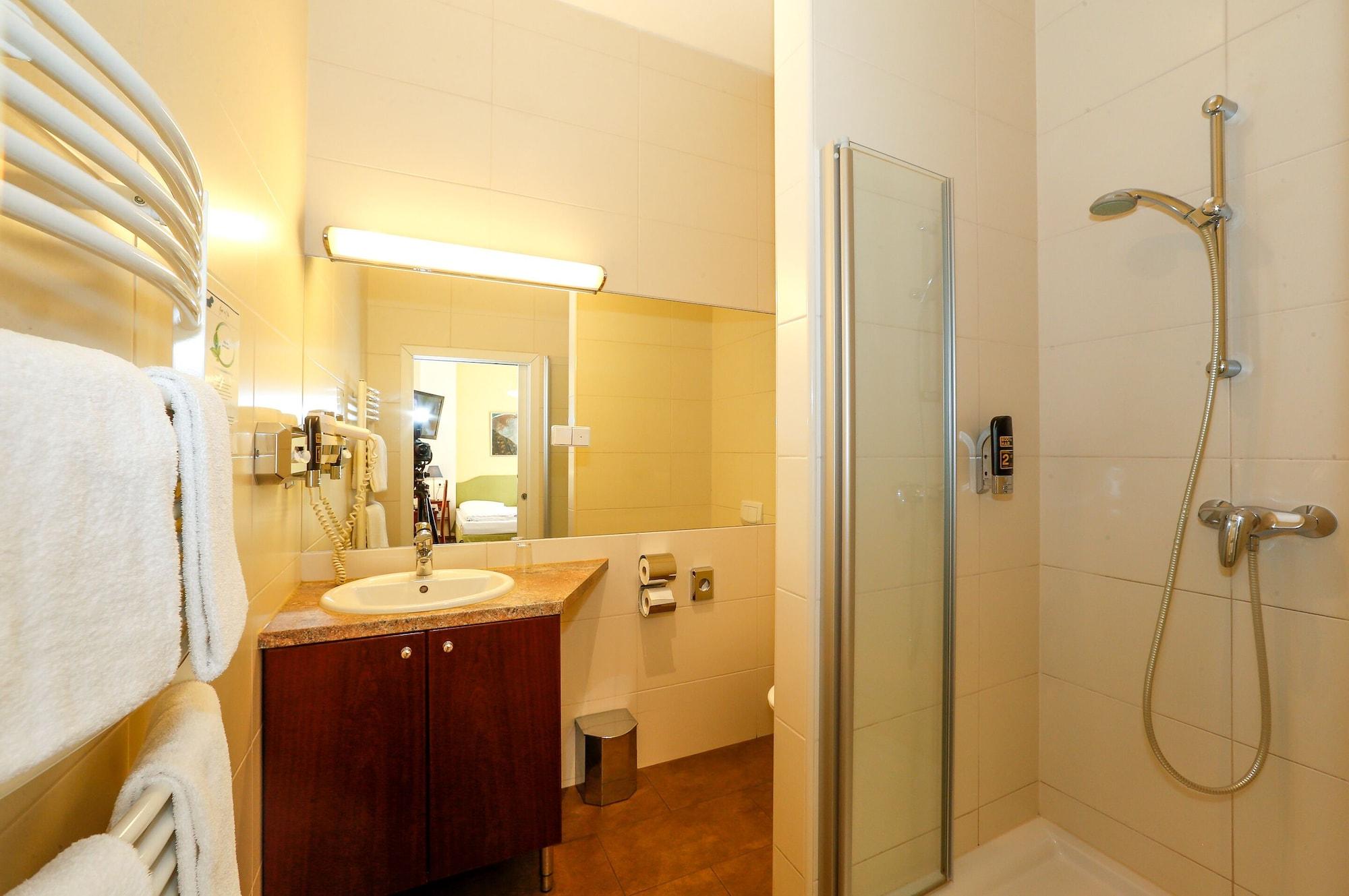 Timeout Hotel, 5 Min To Center, Self Check In Hotel 2*